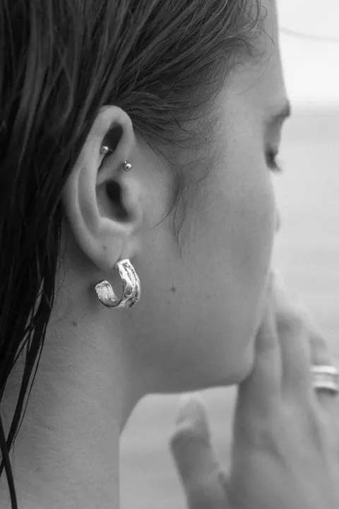 Wavy Hoops